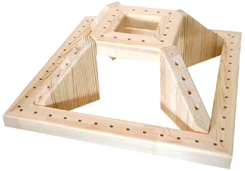 FLAGGENPYRAMIDE 84 LÖCHER